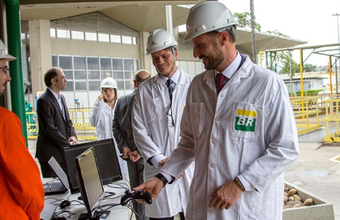 Norwegian prince visits Petrobras robotics project in partnership with Statoil