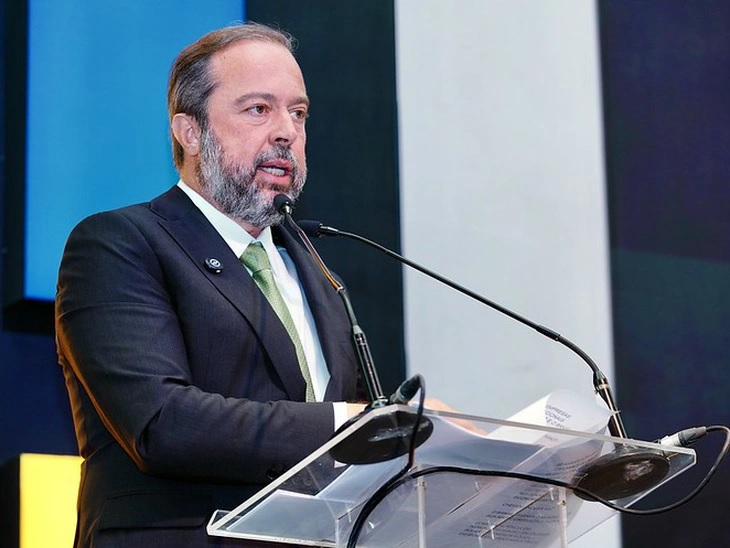 Ordinance Creating the Potencializa E&P Program Signed by the Minister of Mines and Energy During ROG.e 2024