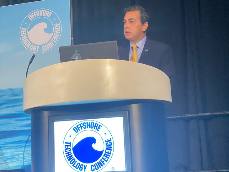 Petrobras reduced CO2 emissions intensity per barrel produced by about 50% between 2009 and 2021