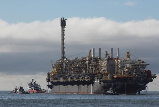 Petrobras starts production of P-76, the third platform in the Búzios Field, in the pre-salt of the Santos Basin Petrobras starts production of P-76, the third platform in the Búzios Field, in the pre-salt of the Santos Basin