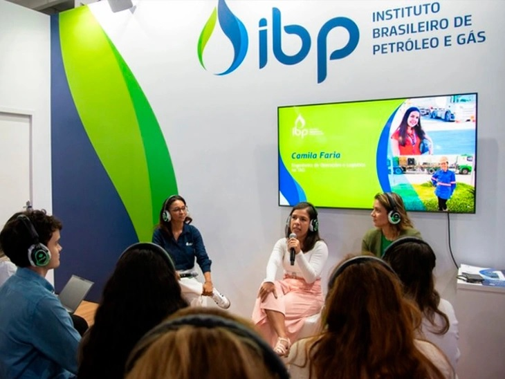 IBP Booth Hosts Inspiring Debate on Women in Midstream at Rio Pipeline