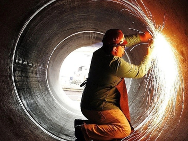 Brazilian industry records four consecutive months without growth, raising concerns over recovery