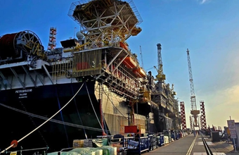 Petrobras platforms P-80 and P-82, which will operate in Búzios, are christened at shipyard in Singapore