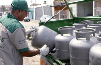 Approval of the signing of the contract for the sale of Liquigás