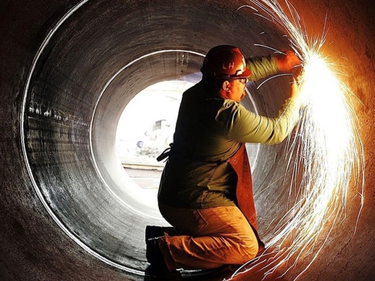 Business Confidence reaches highest level since March 2014