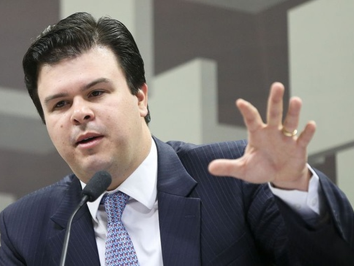 Gas to Grow May Leverage Industry, Says Coelho Filho of MME