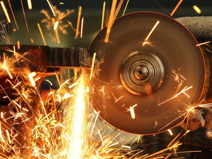 With an average of 7%, industrial production grows in 12 of the 15 places surveyed by IBGE