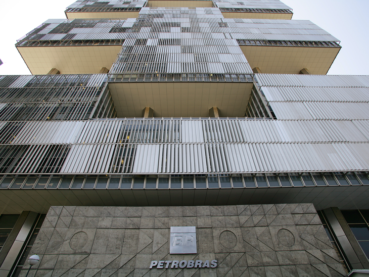 Petrobras files bond prospectus with CVM