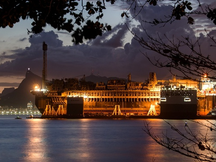FPSO P-70 arrives at the Port of Rio de Janeiro