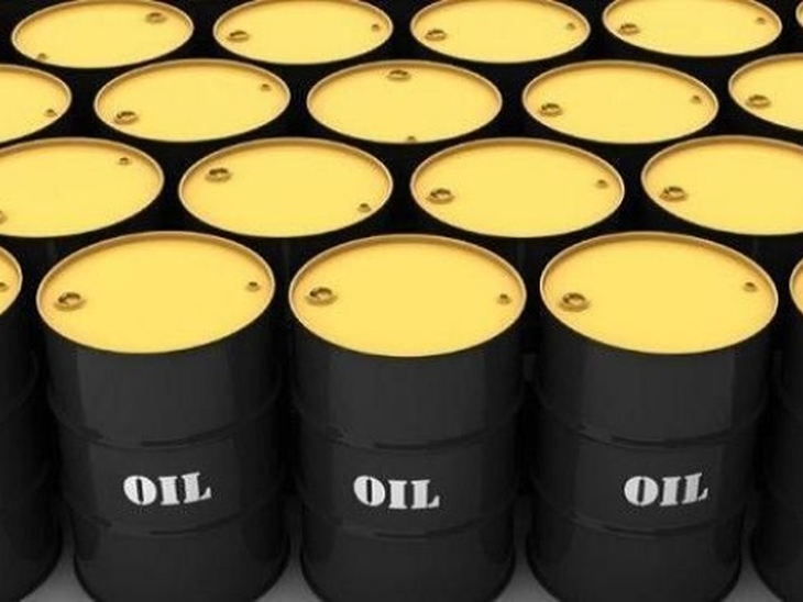 Oil closes sharply higher despite rising US inventories