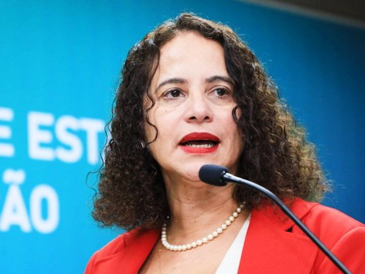 Research grants are an investment in the country's future, says Luciana Santos when taking over the MCTI