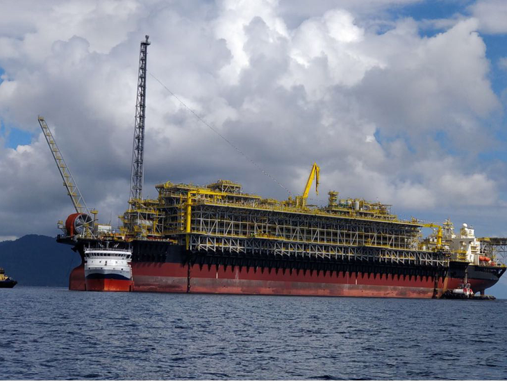 Sale of Tartaruga Verde and Module III of Espadarte Fields: Binding phase
