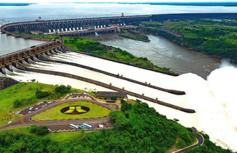 Minister Alexandre Silveira of the MME makes a technical visit to the structures of Itaipu