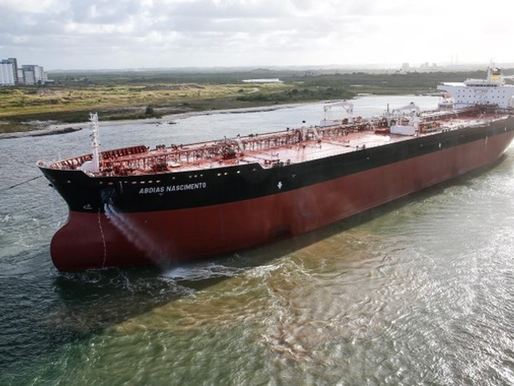 Suezmax Abdias Nascimento starts operating in the Campos Basin