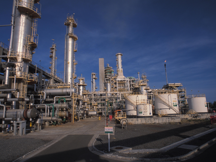 Petrobras achieves processing records at Brazilian refineries in 2014