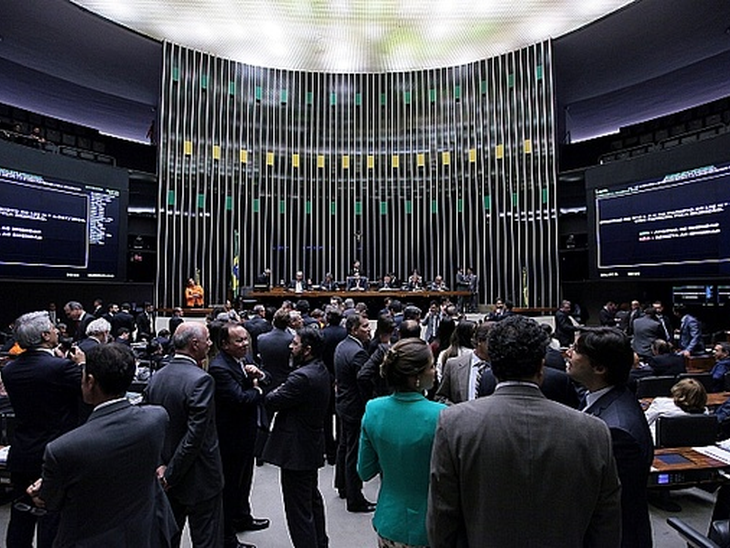 By 292 votes to 101, it is approved end of Petrobras' compulsory participation in the pre-salt exploration