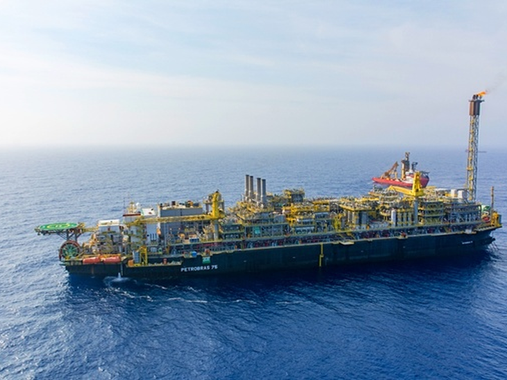 Production in the Santos Basin exceeds 70% of the national total with almost 1,800 MMboe / d,
