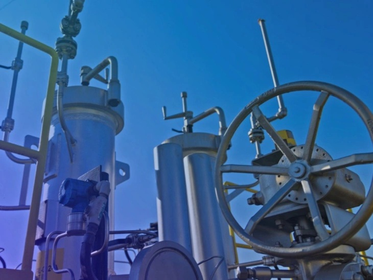 Third-party access to natural gas flow pipelines and processing facilities to be subject to public consultation and hearing