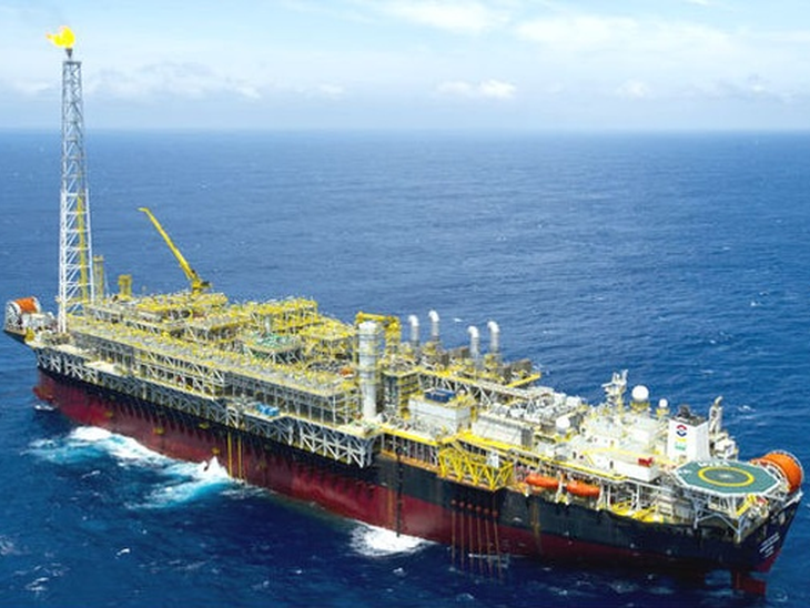 Production start-up in the Lapa field, in the pre-salt layer of Santos Basin