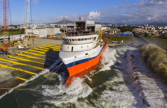 AHTS CBO Iguaçu is launched in Santa Catarina at Oceana Estaleiro