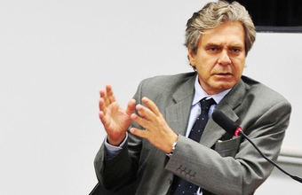 To attract a larger number of agents, nomination of E&P areas is discussed in audience