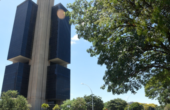 Brazil Central Bank lowers interest to 14% p.a.