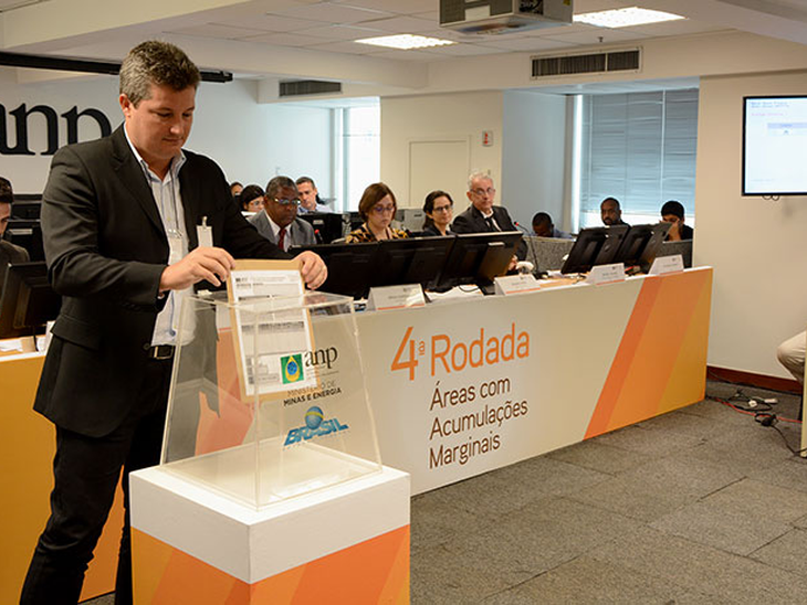 4th Round of mature accumulations raises almost $ 8 million in signing bonus