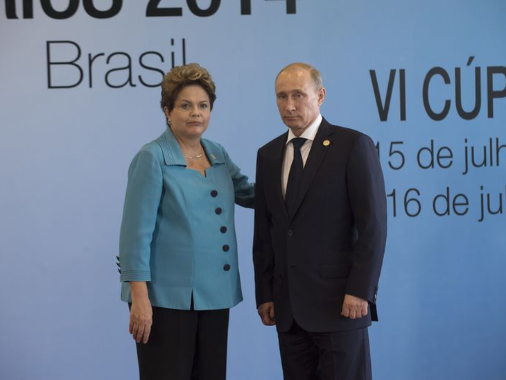 Rousseff and Putin sign bilateral agreements in Brasília