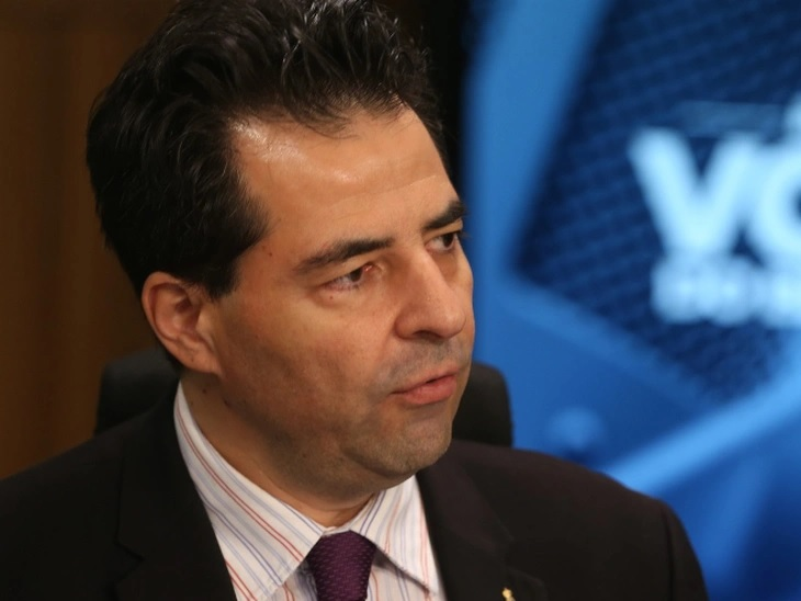 Mines and Energy Minister says Petrobras will sell refineries