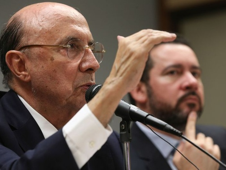 Brazil govt cuts $13.5 billion from budget to avoid widening deficit