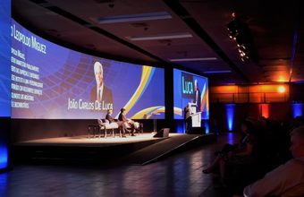 João Carlos De Lucca receives the Award Leopoldo Miguez