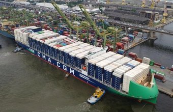 Historic docking: The Port of Rio de Janeiro welcomes the sustainable ship CMA CGM Bahia powered by LNG.